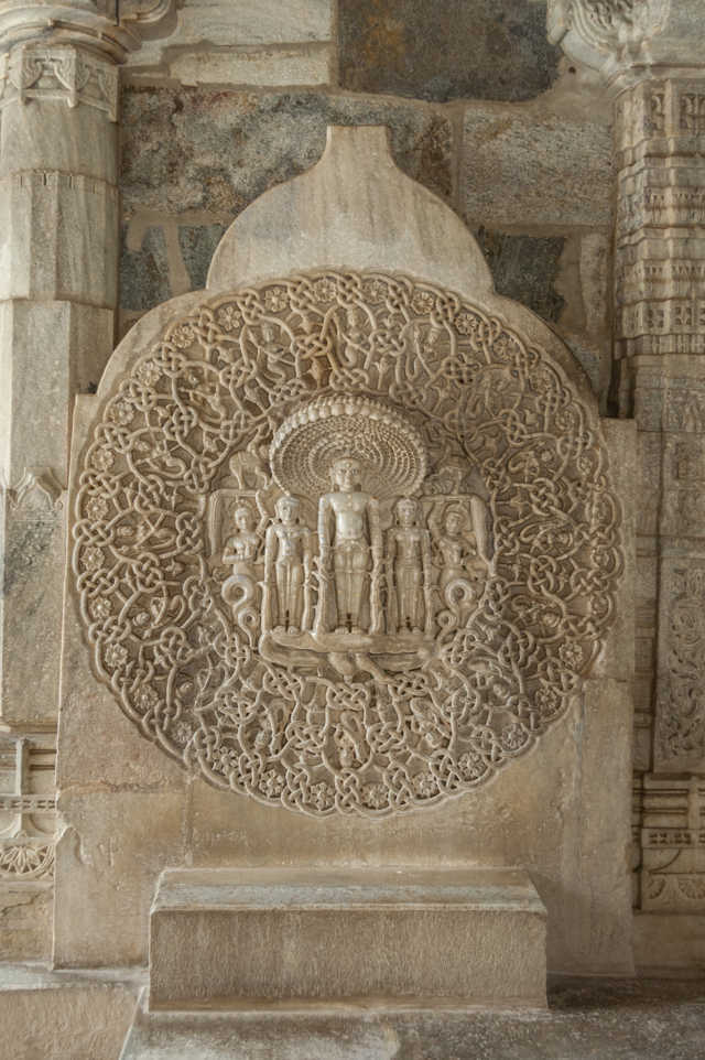 44 - India - Ranakpur - templo jainista de Chaumukha Mandir